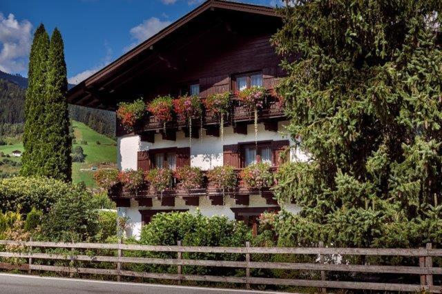 Gaestehaus Kastenhof Sankt Johann im Pongau Exterior foto